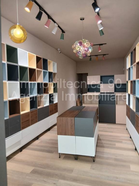 negozio in affitto ad Arezzo in zona Centro Città