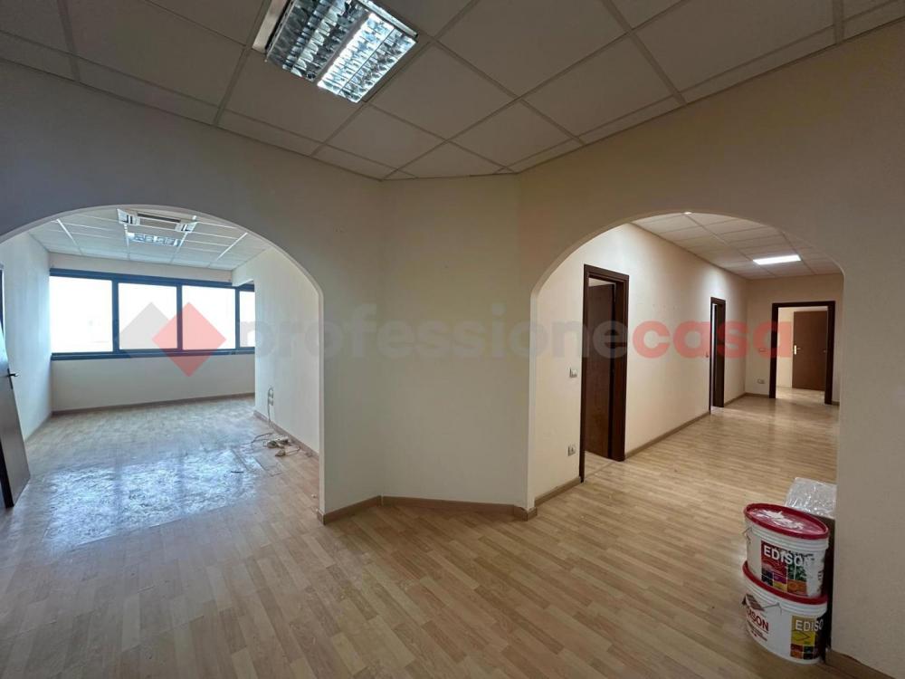 locale commerciale in affitto ad Arezzo in zona Rigutino