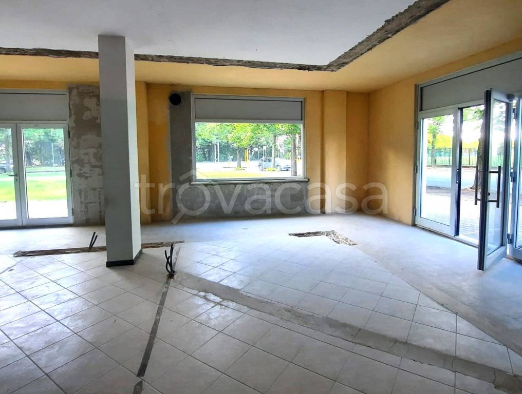 negozio in affitto ad Arezzo