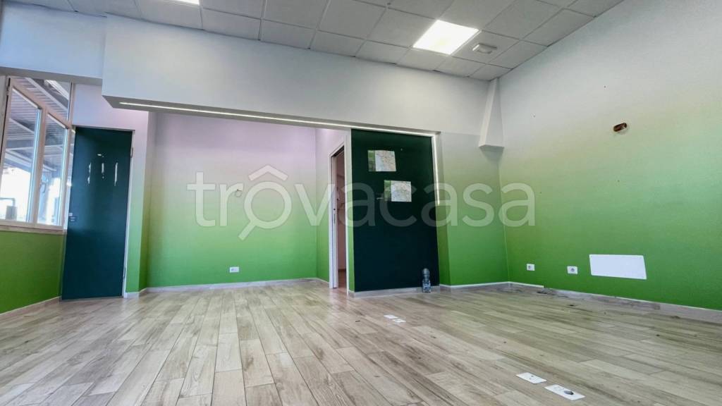 negozio in affitto ad Arezzo in zona Giotto/XXV Aprile