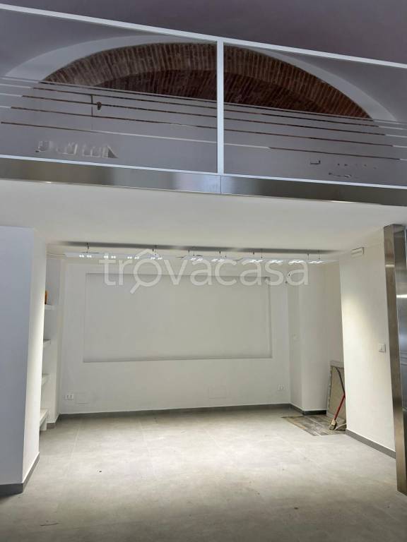 negozio in affitto ad Arezzo in zona Centro Città