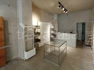 negozio in affitto ad Arezzo in zona Centro Città