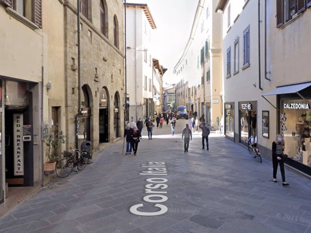 negozio in affitto ad Arezzo in zona Centro Città
