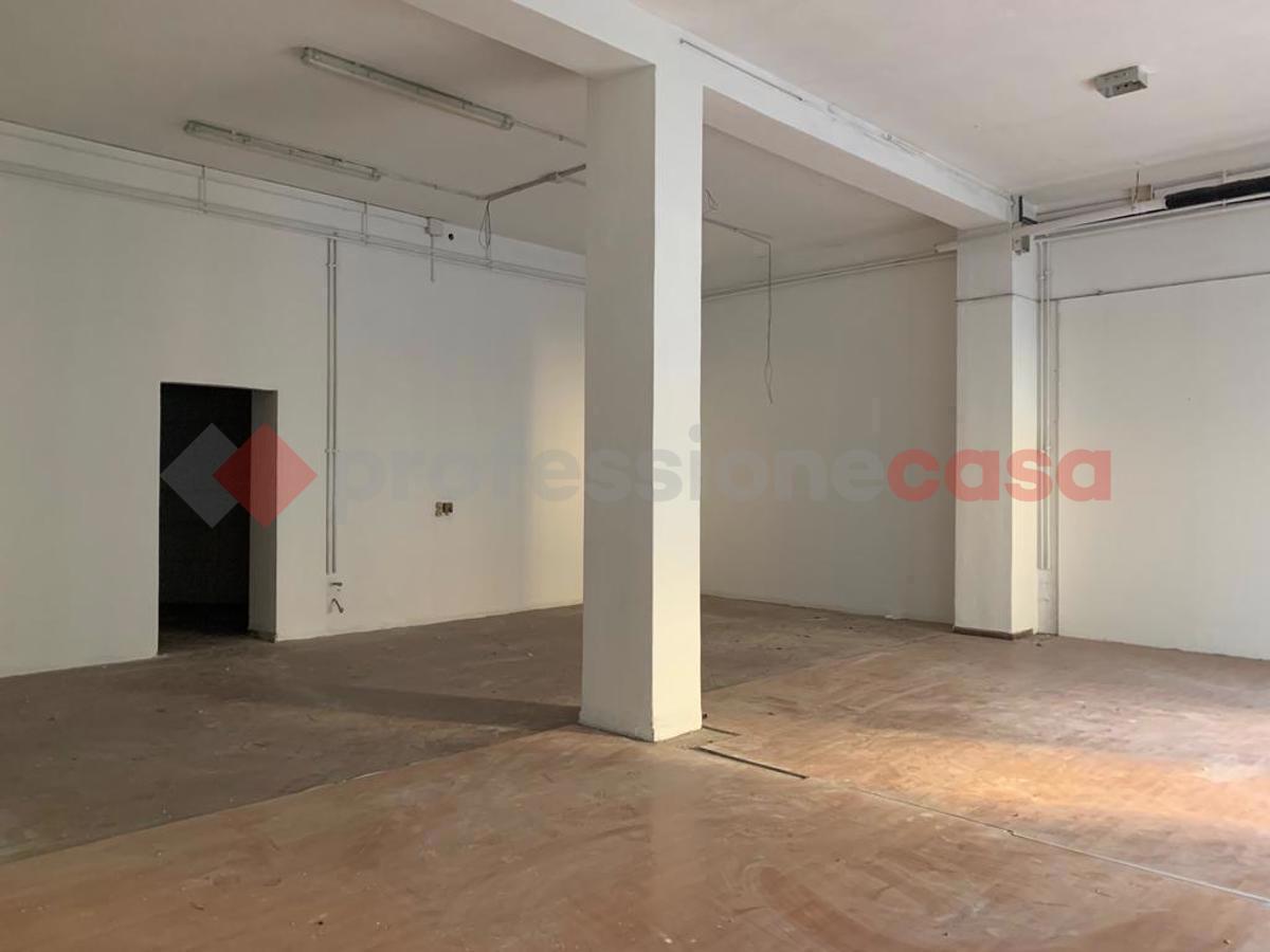 negozio in affitto ad Arezzo in zona Centro Città