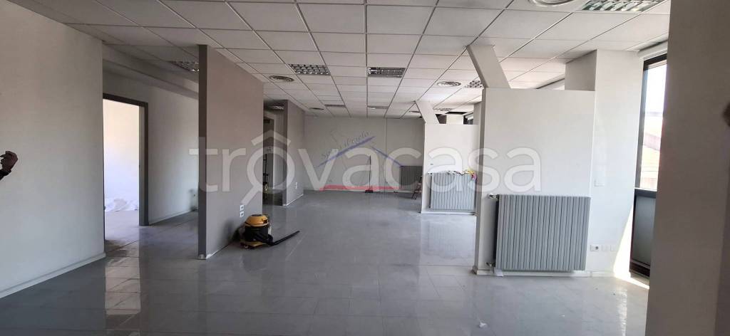 ufficio in affitto ad Arezzo in zona Quarata