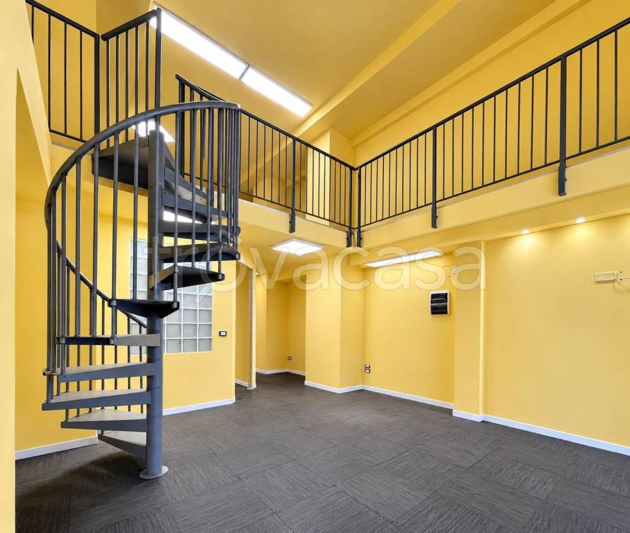 locale commerciale in affitto ad Arezzo in zona Vittorio Veneto