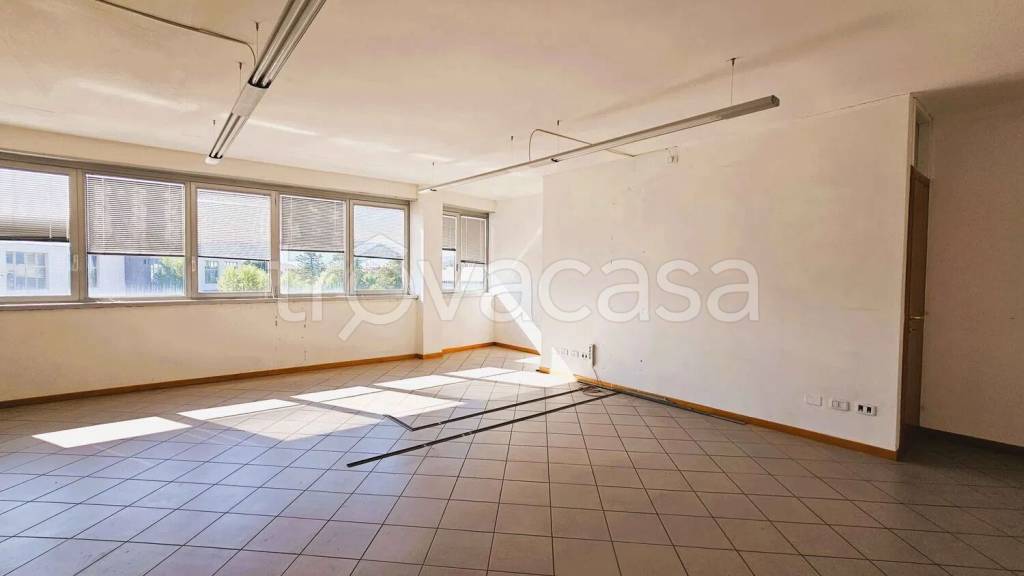 ufficio in affitto ad Arezzo in zona Fiorentina