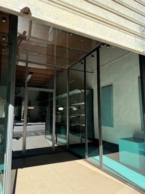 locale commerciale in affitto a Bibbiena