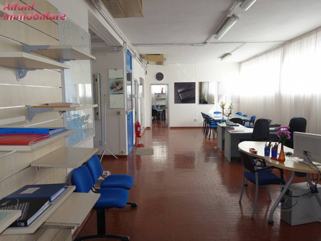 negozio in affitto a Bibbiena in zona Soci