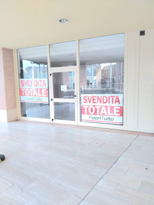 locale commerciale in affitto a Bibbiena