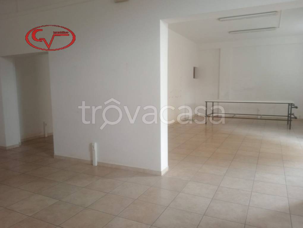 locale commerciale in affitto a Bucine