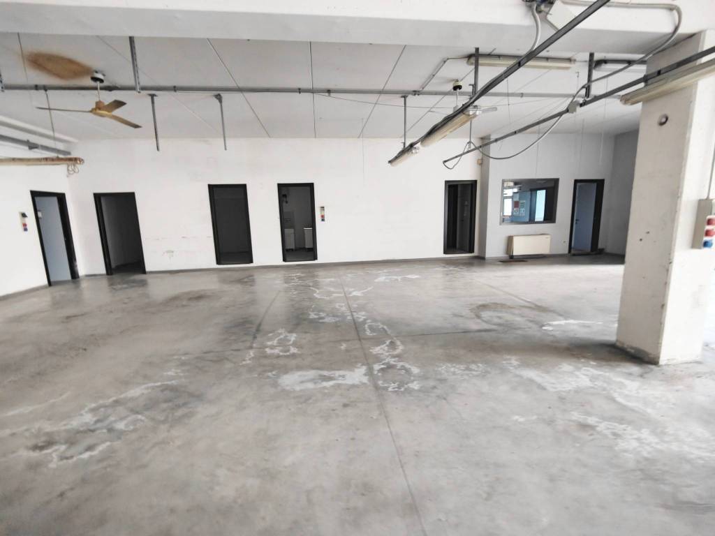 locale commerciale in affitto a Bucine