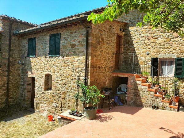 appartamento in affitto a Bucine in zona Montebenichi