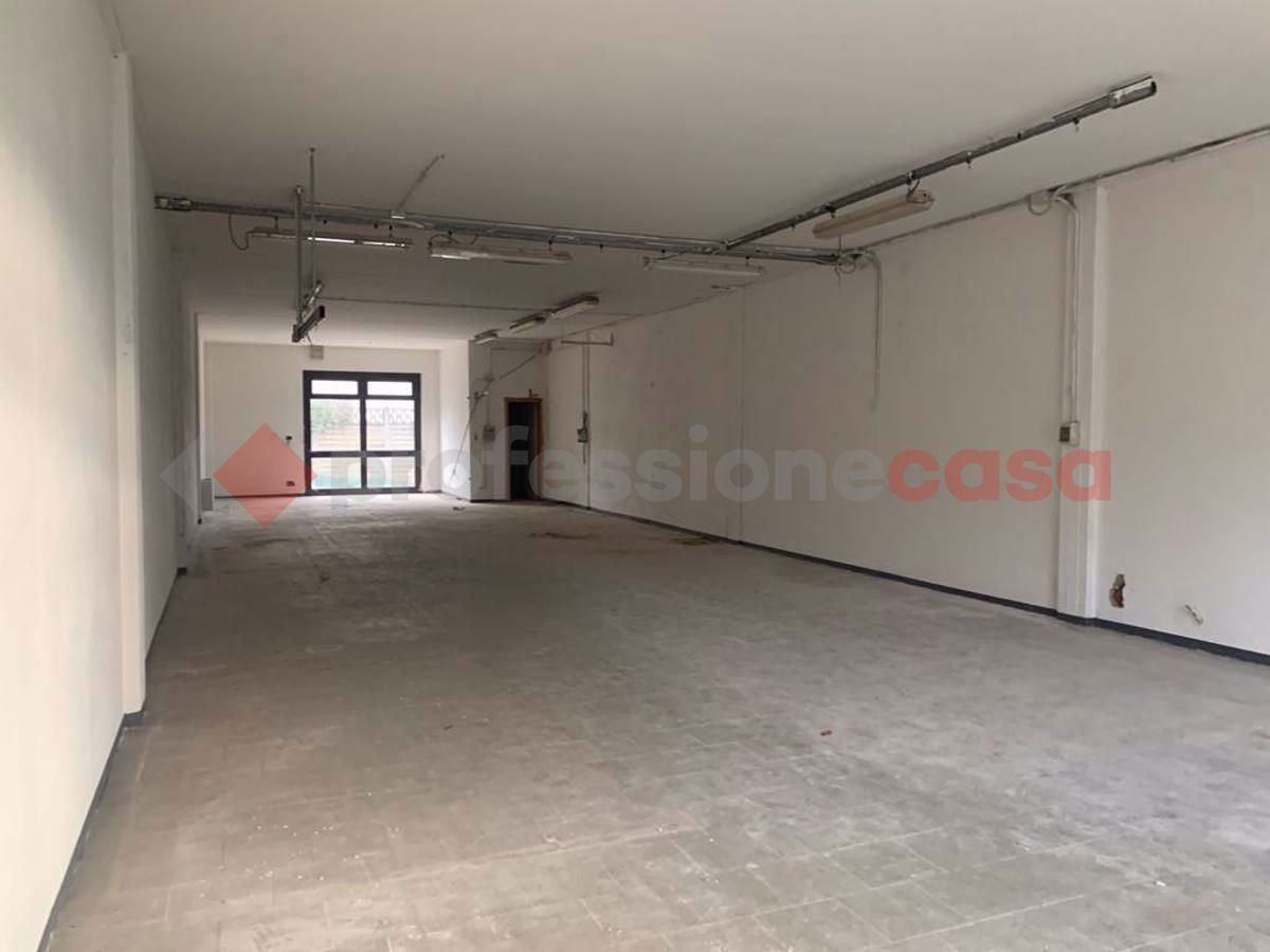 locale commerciale in affitto a Capolona