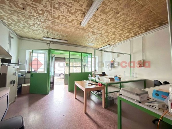 negozio in affitto a Capolona in zona San Martino Sopr'Arno