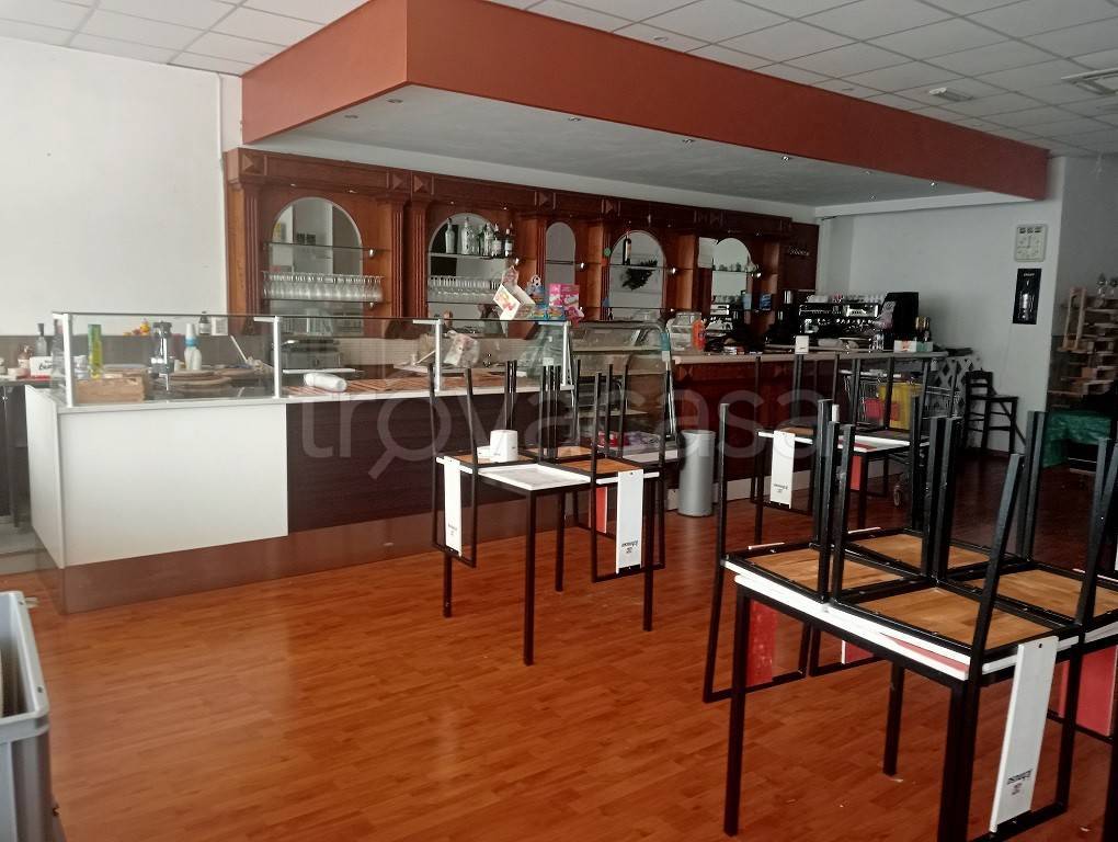 negozio in affitto a Cortona