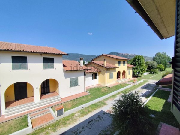 casa indipendente in affitto a Cortona