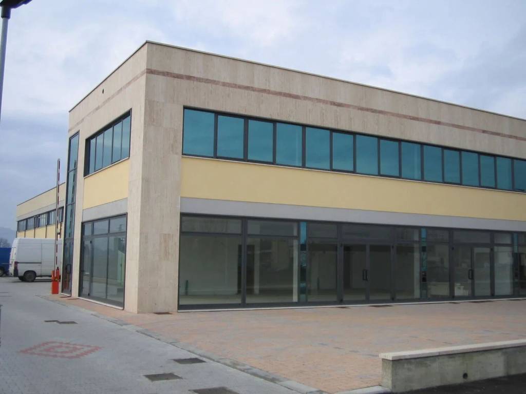 negozio in affitto a Monte San Savino