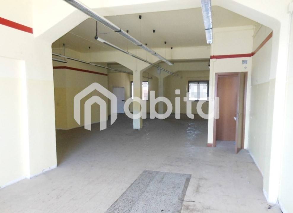 negozio in affitto a Montevarchi