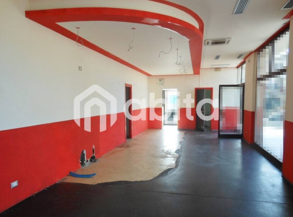 negozio in affitto a Montevarchi