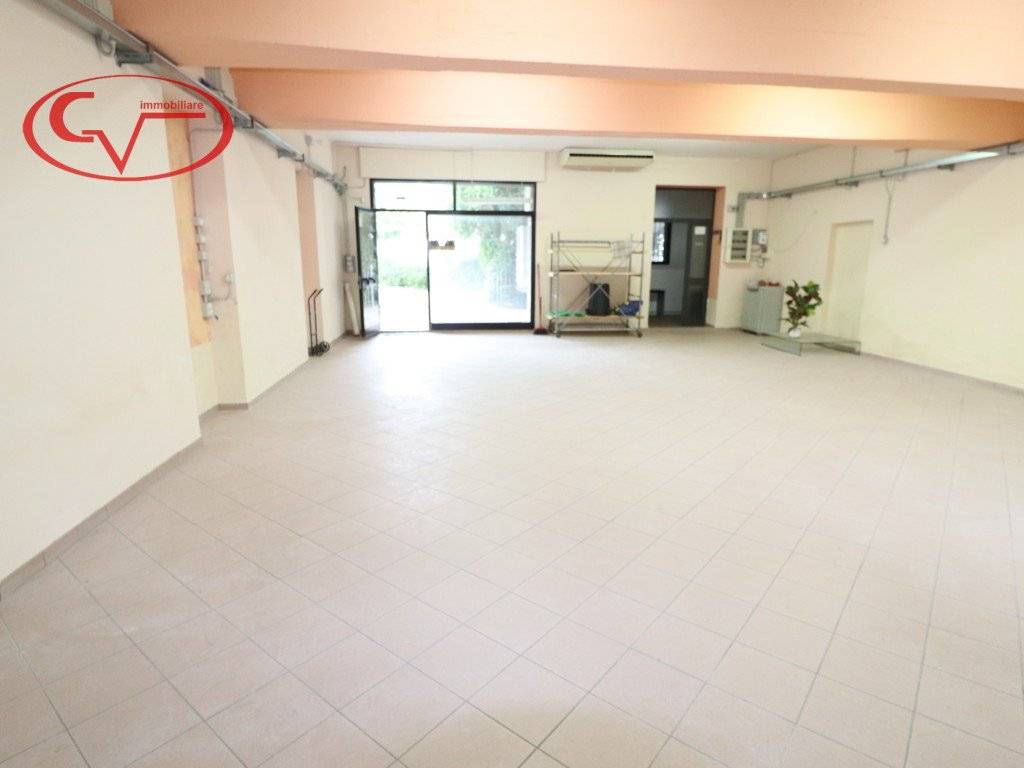 negozio in affitto a Montevarchi