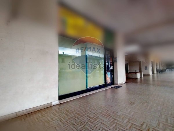 locale commerciale in affitto a Montevarchi in zona Levanella