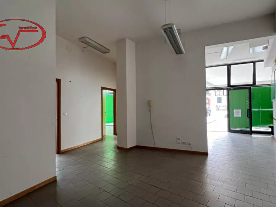 negozio in affitto a Montevarchi