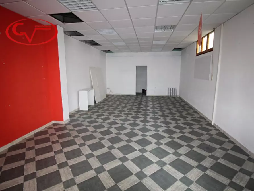 negozio in affitto a Montevarchi