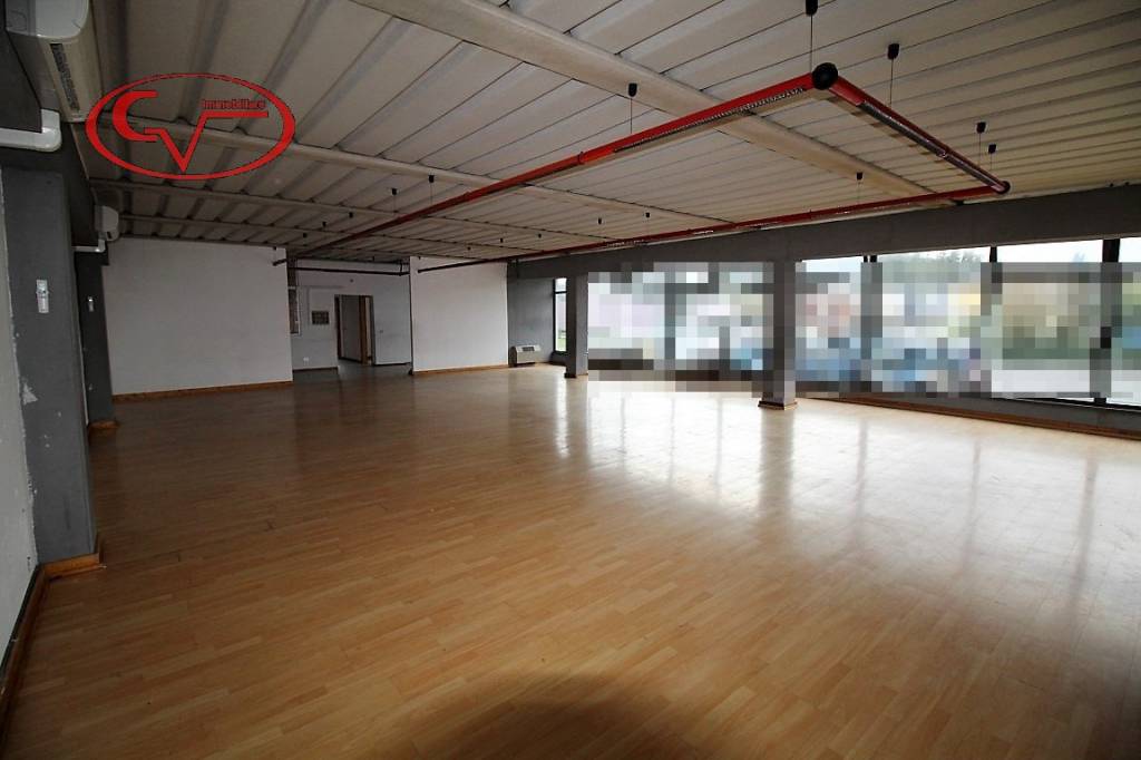 negozio in affitto a Montevarchi in zona Levane