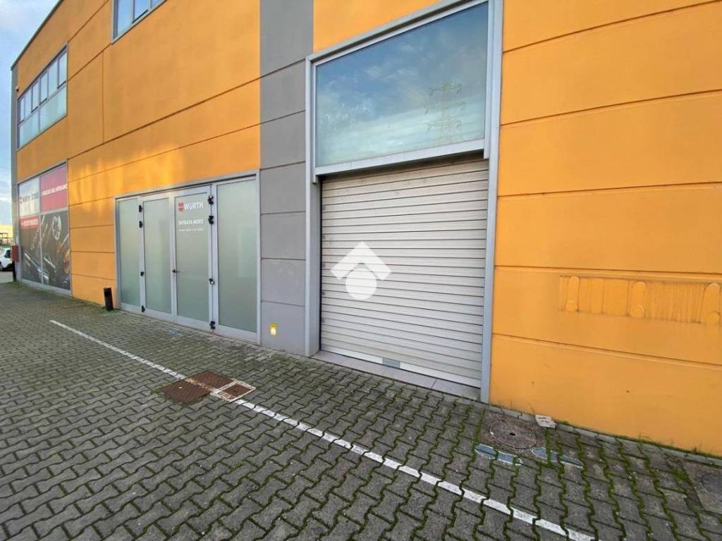 locale commerciale in affitto a Montevarchi