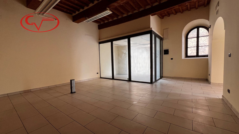 negozio in affitto a Montevarchi