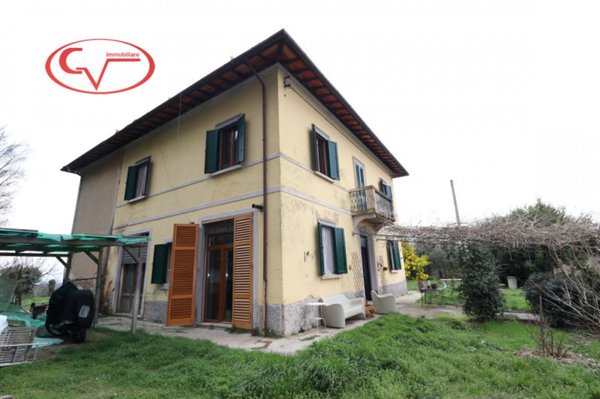 casa indipendente in affitto a Montevarchi
