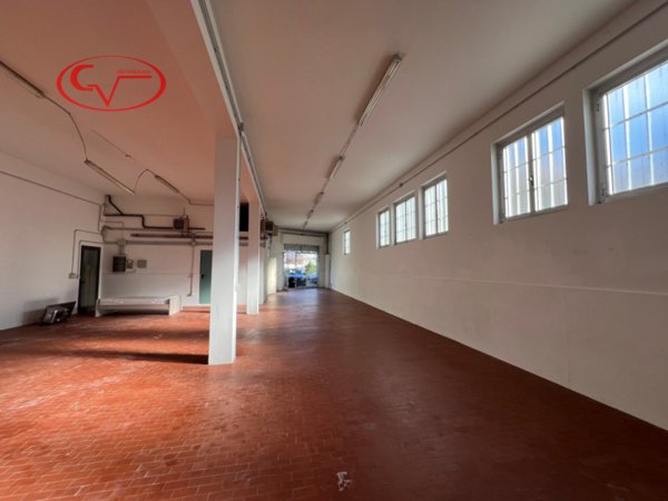 locale commerciale in affitto a Montevarchi in zona Levanella