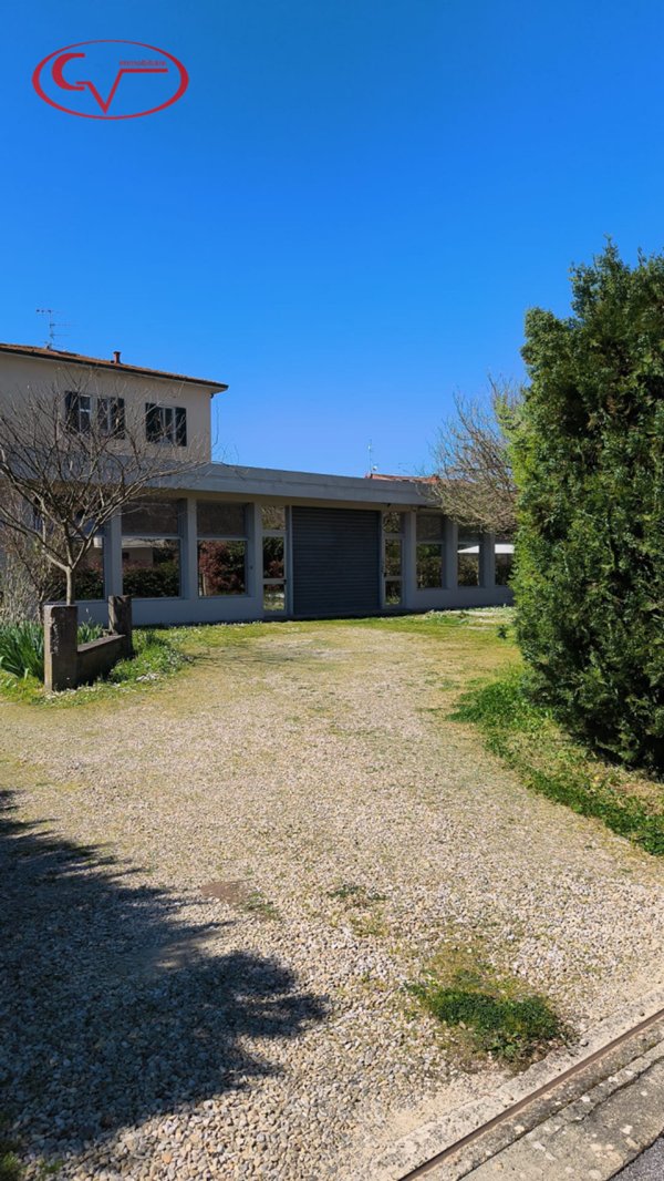 ufficio in affitto a Montevarchi in zona Levanella