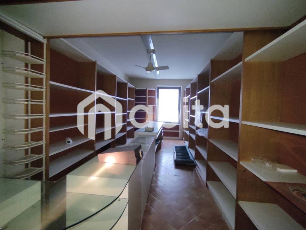 negozio in affitto a San Giovanni Valdarno