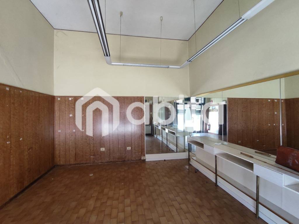 negozio in affitto a San Giovanni Valdarno