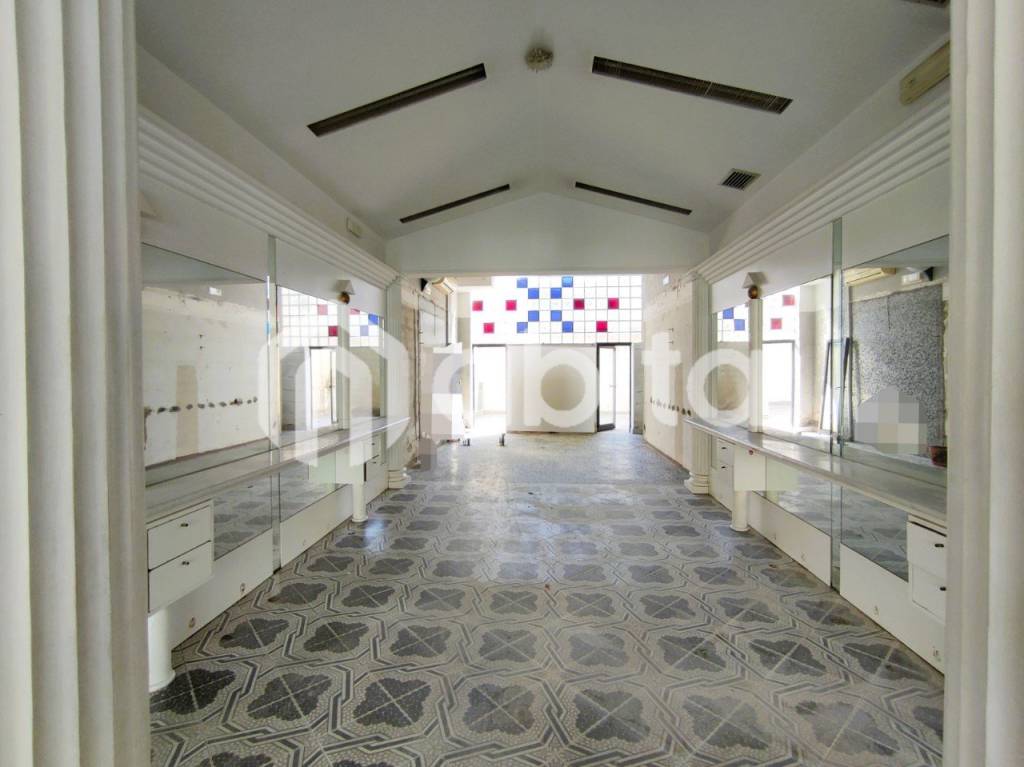 negozio in affitto a San Giovanni Valdarno