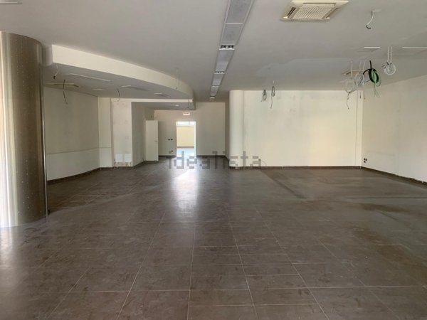 locale commerciale in affitto a San Giovanni Valdarno