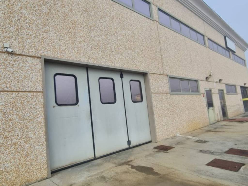 negozio in affitto a San Giovanni Valdarno