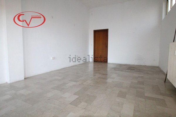 negozio in affitto a San Giovanni Valdarno