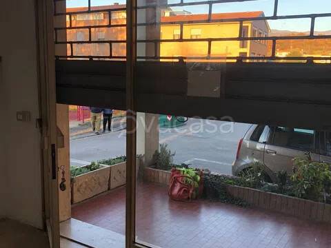 negozio in affitto a San Giovanni Valdarno