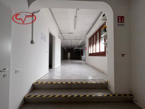 locale commerciale in affitto a San Giovanni Valdarno