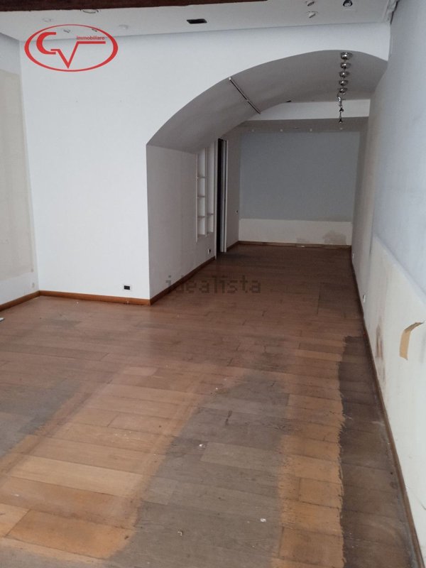 negozio in affitto a San Giovanni Valdarno