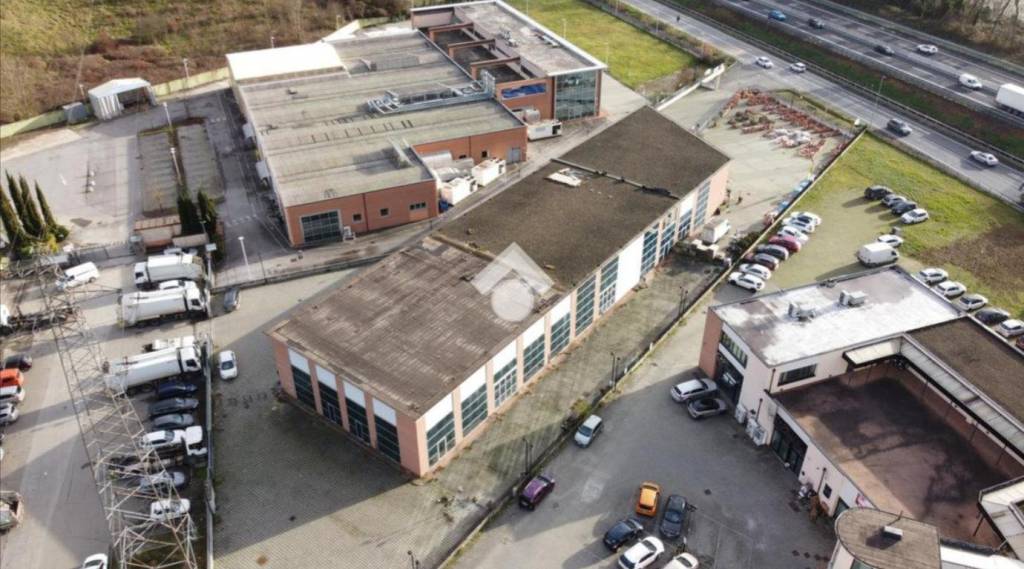 negozio in affitto a Terranuova Bracciolini