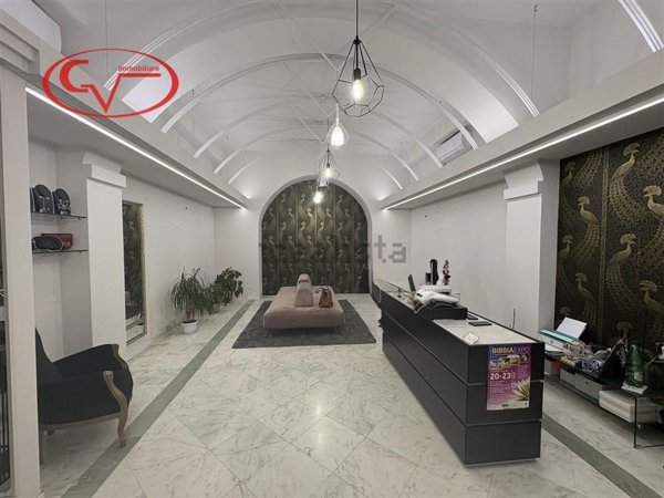 negozio in affitto a Terranuova Bracciolini