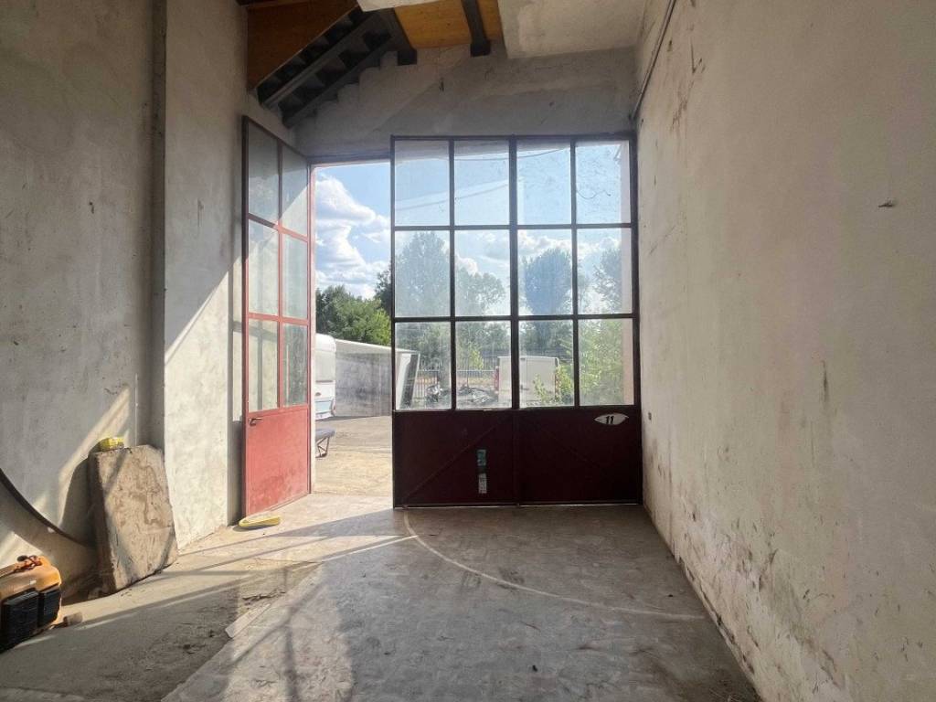 locale commerciale in affitto a Terranuova Bracciolini