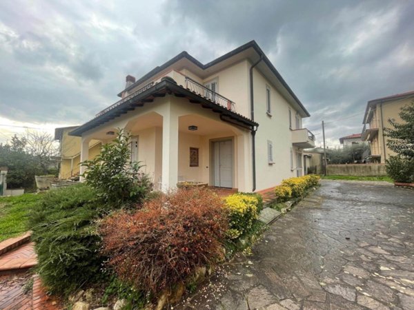 casa indipendente in affitto a Castelfranco Piandiscò