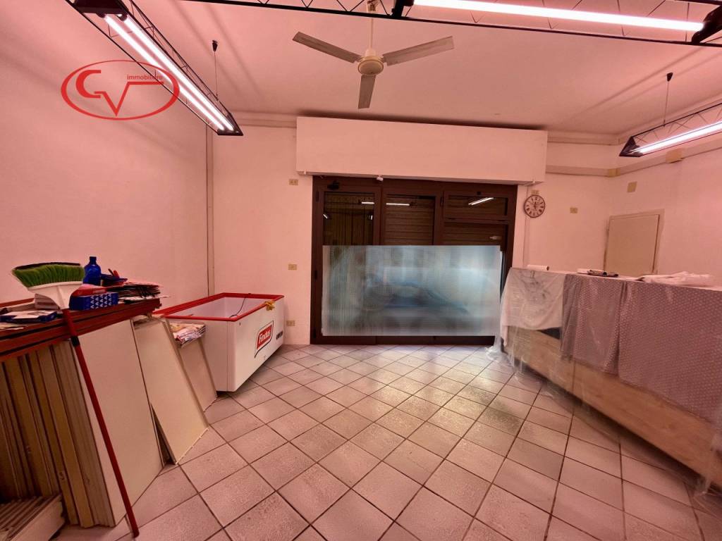 negozio in affitto a Castelfranco Piandiscò in zona Faella