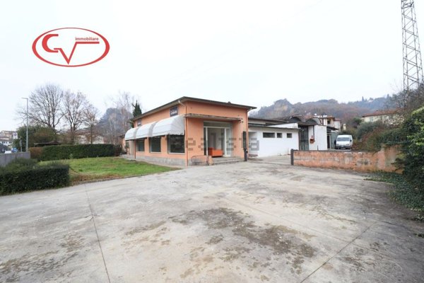 locale commerciale in affitto a Castelfranco Piandiscò in zona Faella