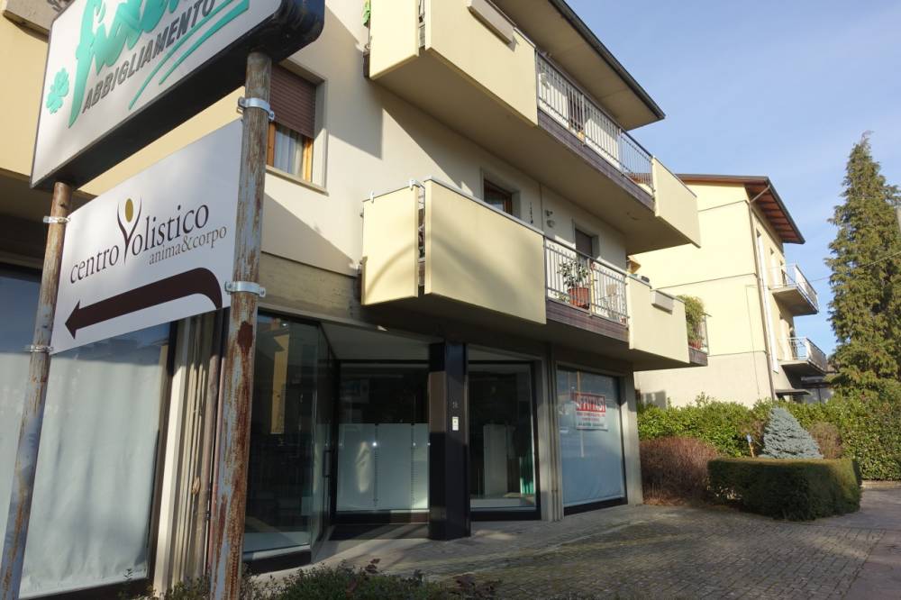 locale commerciale in affitto a Pratovecchio Stia in zona Pratovecchio